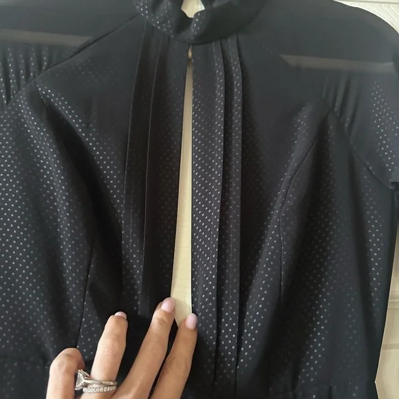 Black Gown - Picture 3 of 8